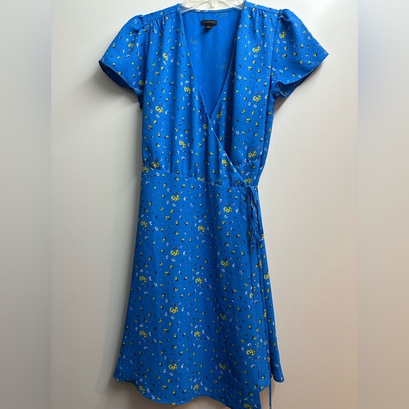 Ann Taylor Dresses & Skirts - Ann Taylor Wrap Midi Dress Size 0